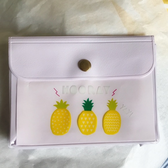 ✨5 for 30✨Lavender Pineapple Button Pouch 🍍 - Picture 2 of 6